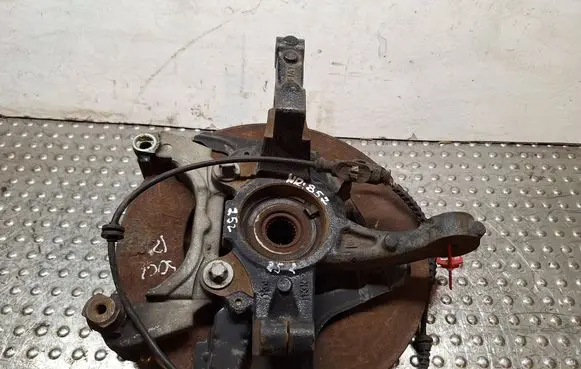Fiat 500L Front wheel hub spindle knuckle S25056852 51910432