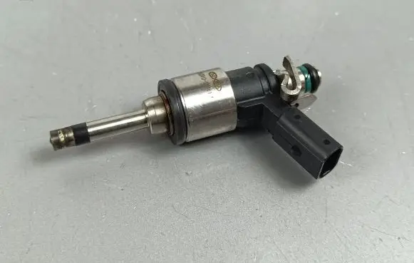 Hyundai Tucson IV NX4 Fuel injector 353102M417 9041090015