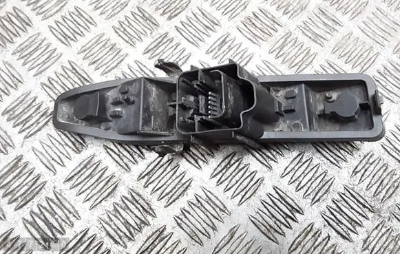 Renault Scenic II - Grand scenic II Tail light bulb cover holder