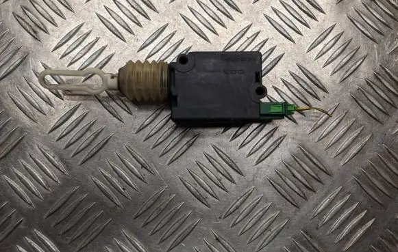 Audi A4 S4 B6 8E 8H Central locking motor 4B9962115 406204242