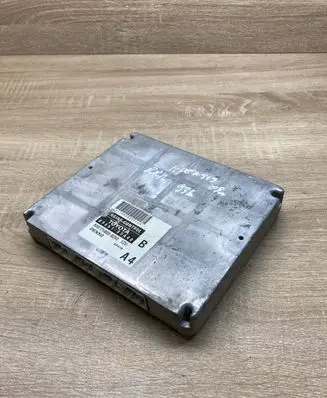 Toyota Avensis T250 Engine control unit/module ECU 8966105A40