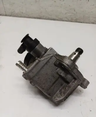 Audi A4 S4 B8 8K Fuel injection high pressure pump 0445010529 03L130755AC