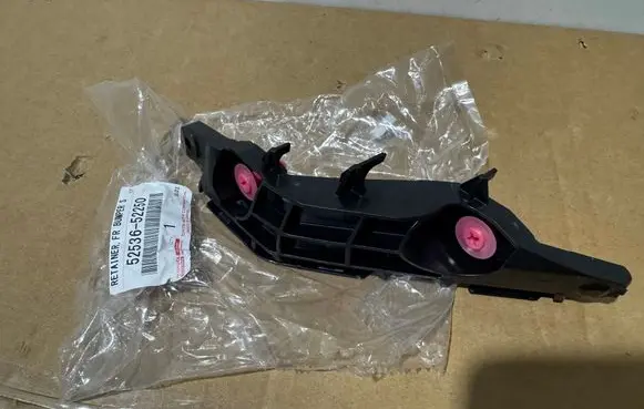 Lexus LBX Front bumper mounting bracket 5253652250