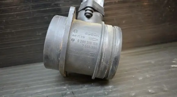 BMW 1 E81 E87 Mass air flow meter 7566989