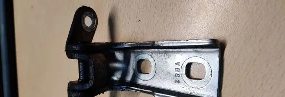 Cadillac SRX Rear door lower hinge VB82
