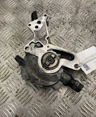 Audi A4 S4 B6 8E 8H Vacuum pump