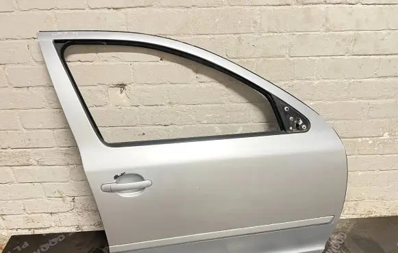 Skoda Octavia Mk2 (1Z) Front door 1Z0831312