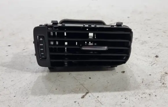 Volkswagen Jetta VI Dashboard side air vent grill/cover trim 5C6819703