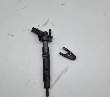 Mercedes-Benz E W211 Fuel injector A642070 051010 0445115