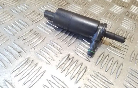 Volkswagen Golf V Headlight washer pump 3B7955681