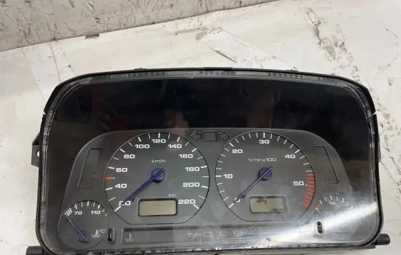 Volkswagen Golf III Speedometer (instrument cluster) 1H6919033M