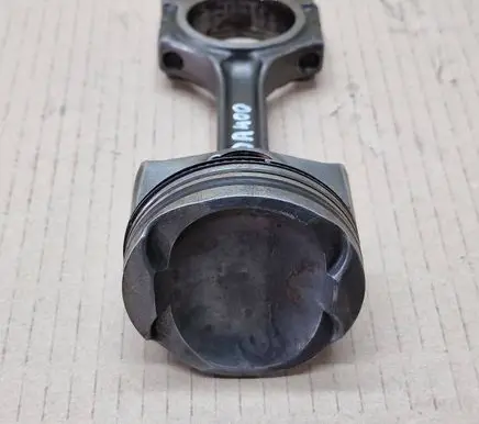 Renault Twingo III Piston with connecting rod 0720HA H4DA400