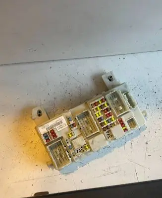 Ford Focus Fuse module 8M5T14014