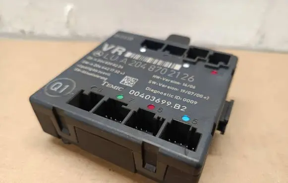 Mercedes-Benz C W204 Door control unit/module A2048702126 A2048208226 A2044421732