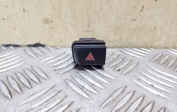 Peugeot 208 Hazard light switch 96750916ZD