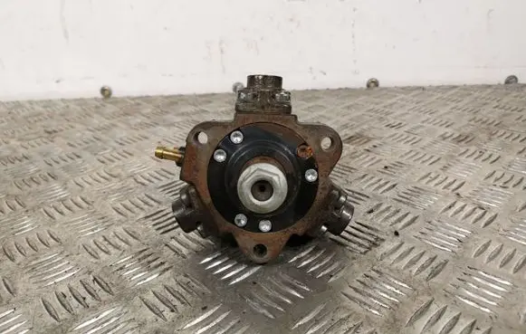 Chevrolet Captiva Fuel injection high pressure pump 0445010142