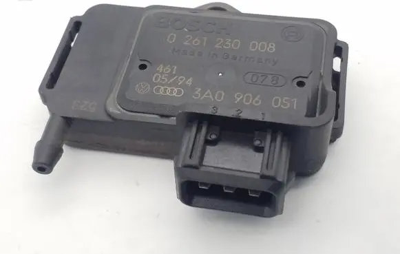 Volkswagen Golf III Air pressure sensor 3A0906051 0261230008