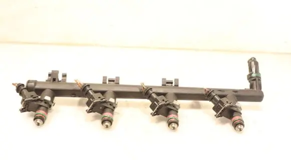 Renault Megane II Fuel main line pipe