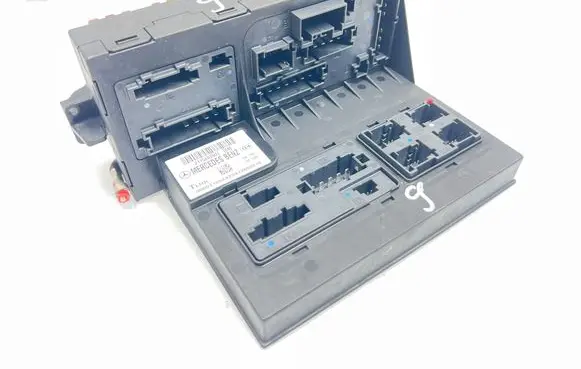 Mercedes-Benz E W211 SAM control unit 2115453901