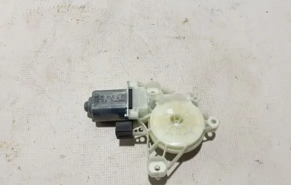 Audi Q4 Sportback e-tron Front door window regulator motor 4K0959811A