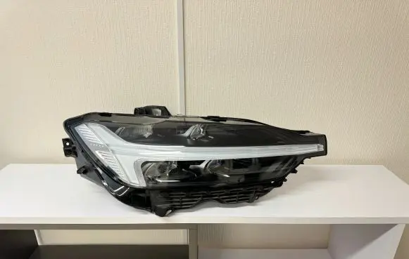 Volvo XC60 Headlight/headlamp 32337375 1304210754 400000043142967