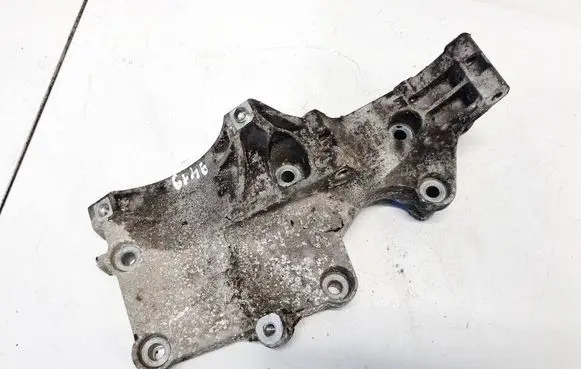 Skoda Octavia Mk2 (1Z) Engine mounting bracket 03G903143
