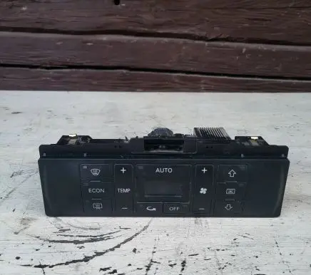 Audi A4 S4 B5 8D Climate control unit 8D0820043M 5HB00790805 D570002