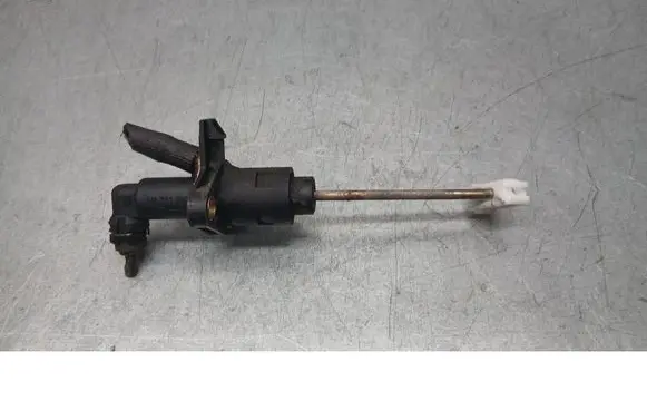 Skoda Octavia Mk1 (1U) Clutch master cylinder 1J1721388