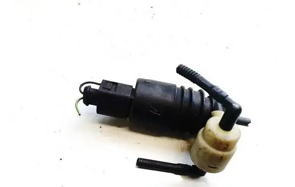 Volkswagen Polo III 6N 6N2 6NF Windscreen/windshield washer pump 1J0973722