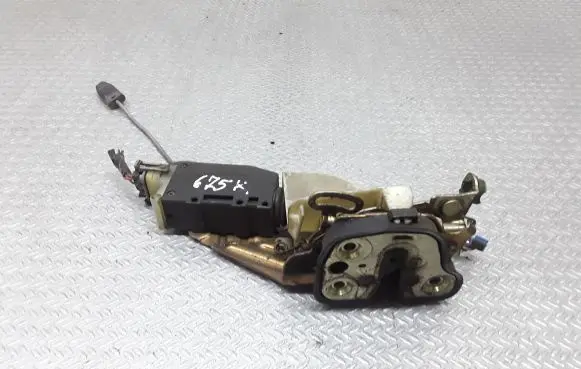 Opel Corsa B Front door lock 