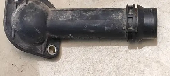 Volkswagen PASSAT B5.5 Engine coolant pipe/hose 038121121B 06B121121