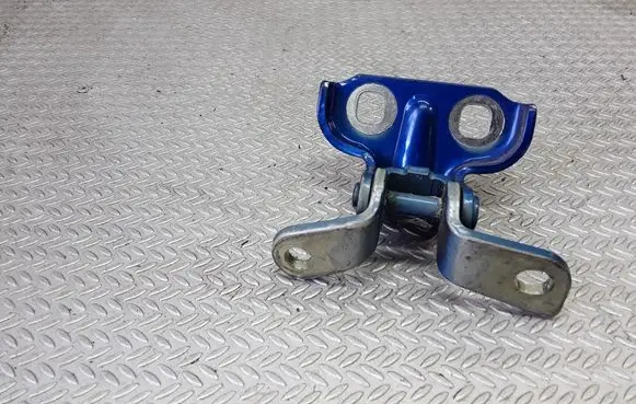 Chevrolet Cruze Rear door upper hinge
