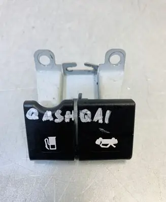 Nissan Qashqai Engine bonnet (hood) release handle