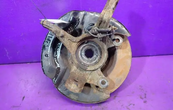 Honda CR-V Front wheel hub spindle knuckle