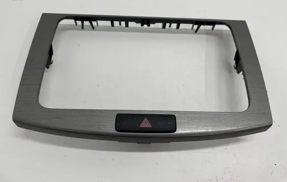 Radio/GPS head unit trim