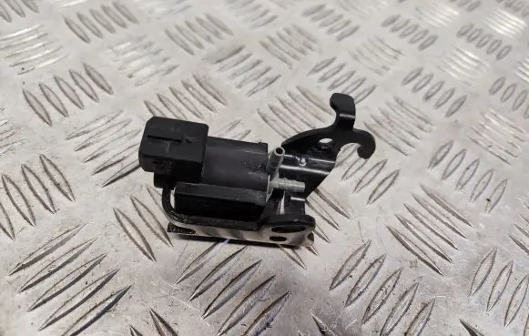 Volvo XC60 Turbo solenoid valve 31339879