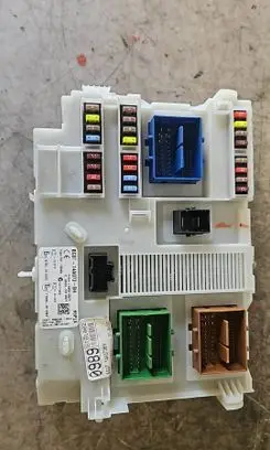 Ford Mondeo MK IV Fuse module BG9T14A073BH LTQF01125TP 116RA000084