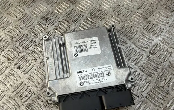 BMW 1 E81 E87 Engine control unit/module 7811701