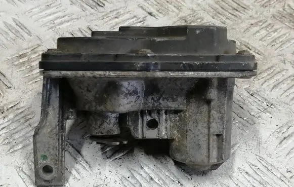 Volkswagen PASSAT B8 Throttle body valve 5Q0253691H
