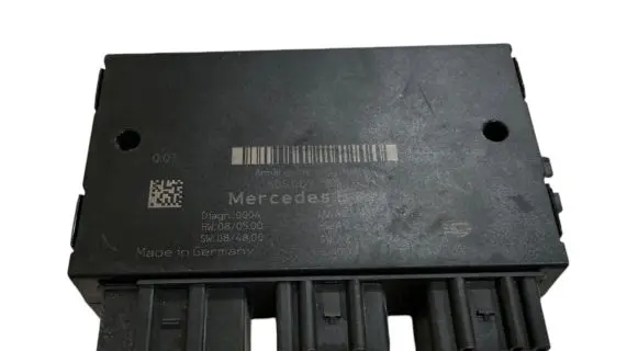 Mercedes-Benz C W204 Tow bar trailer control unit/module A2129001901 A2125451232 5DS00978101