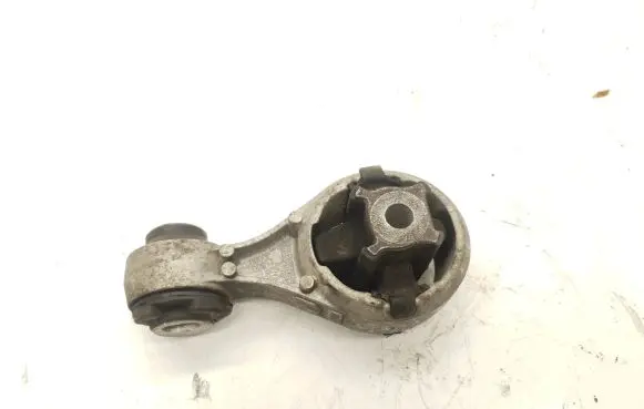 Nissan X-Trail T31 Engine mount bracket 11350JD000