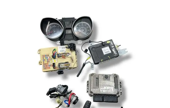 Hyundai i30 Engine ECU kit and lock set 0281019551 391112A943 91950A6061