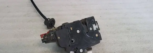 Audi A8 S8 D3 4E Rear door lock 4E0839015
