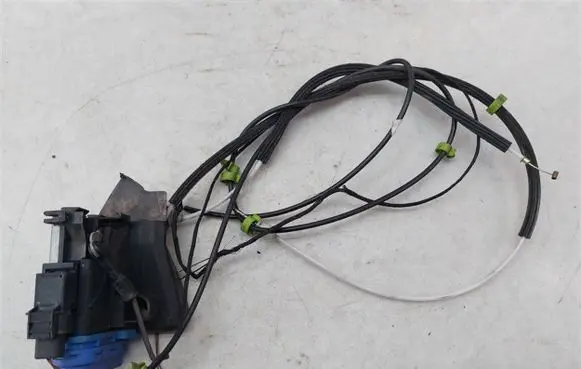 Audi A8 S8 D2 4D Rear door lock 4D0839015D