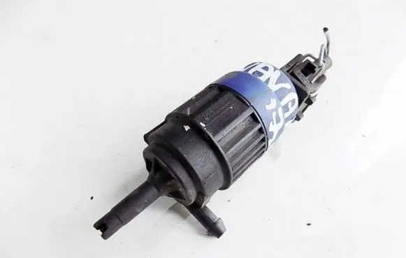 Nissan Navara D40 Windscreen/windshield washer pump