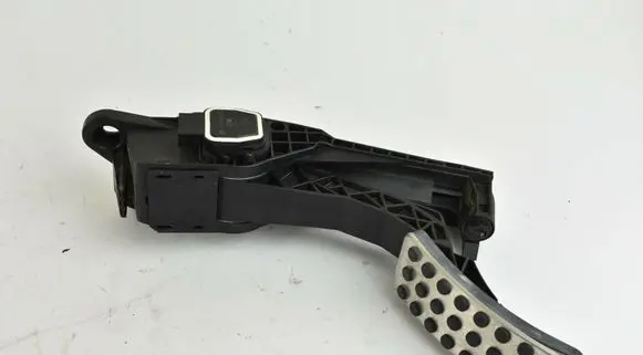 Mercedes-Benz ML W164 Accelerator throttle pedal A1643000104