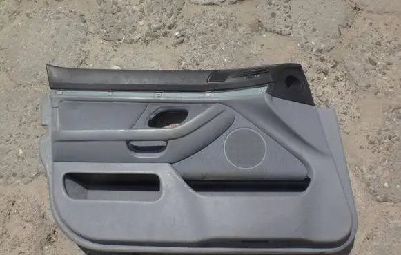 BMW 5 E39 Front door card panel trim