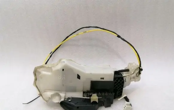 Mercedes-Benz SL R230 Front door lock A2307200835
