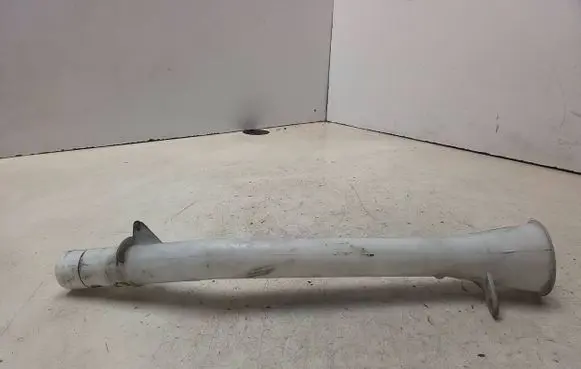 Toyota Verso Window washer liquid tank fill tube E9011010 E9001017