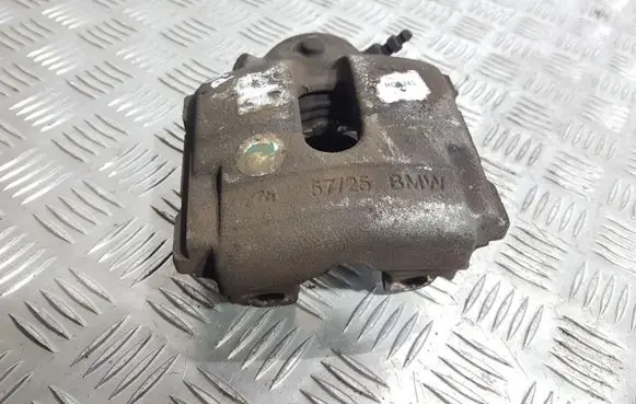 BMW X3 E83 Front brake caliper RCA243